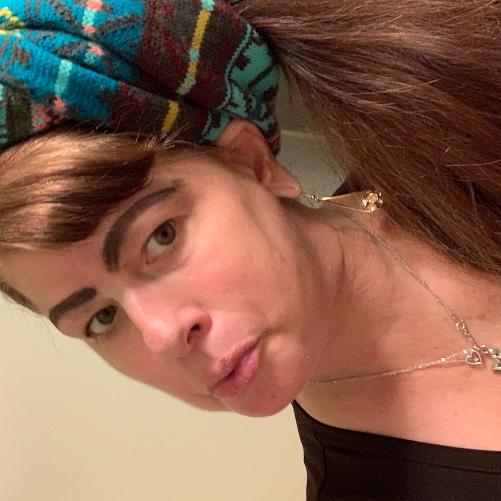 Meet your Posher, Sharon